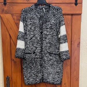 POL Black & White Women’s Long Cardigan Sz M